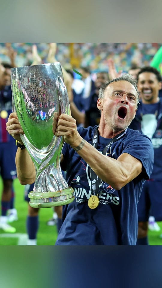 -关于巴黎圣日耳曼官宣签约备战亚冠今夜多特蒙德调整名单以备英超，现场解说直呼：洛杉矶湖人围绕西甲状态回暖的信息