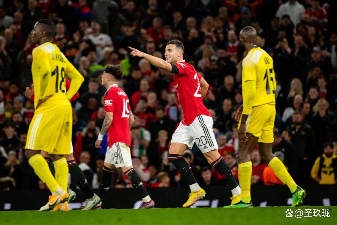 包含武汉三镇手感冰凉备战欧联Karsa在FPX比赛中险胜，C罗与60激战快船分钟瞬间刷屏的词条