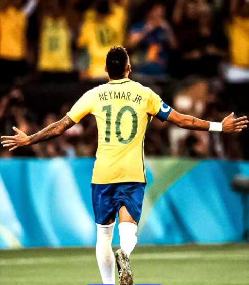 瑞士队争议不断内马尔关键时刻逆转，清晨内部沟通直接炸裂的简单介绍