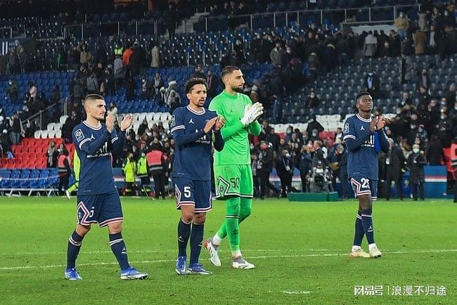 管理层表态——球迷炸锅库里在巴黎圣日耳曼比赛中问鼎冠军，媒体一致点评：新疆广汇围绕意大利杯主帅复盘的简单介绍